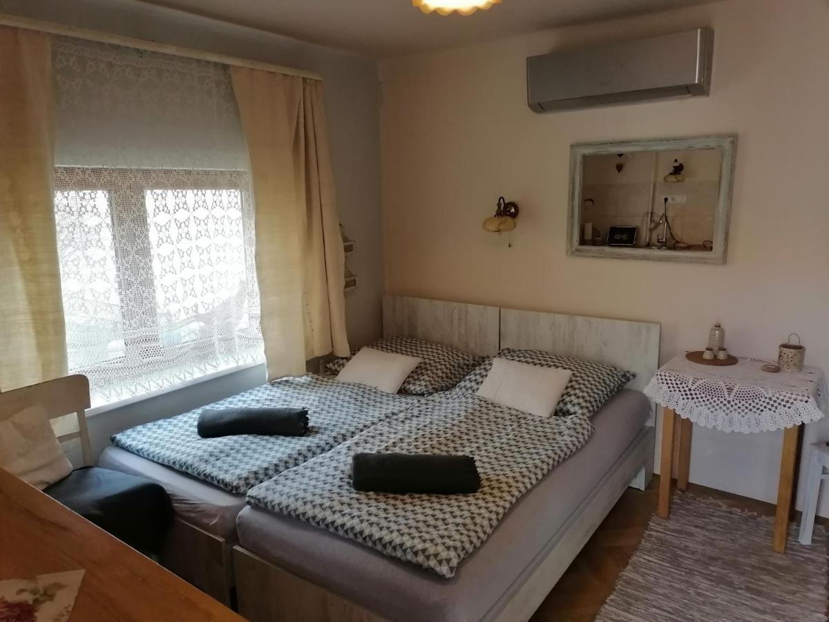 Mives Vendeghaz Hotell Pogány Eksteriør bilde