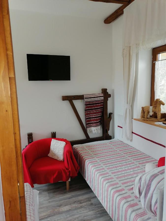 Mives Vendeghaz Hotell Pogány Eksteriør bilde