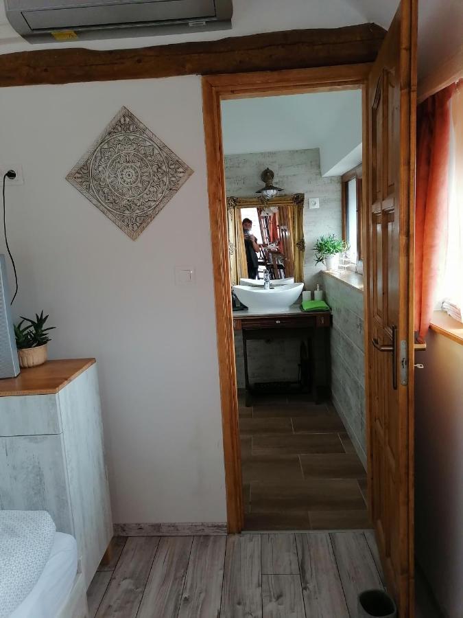 Mives Vendeghaz Hotell Pogány Eksteriør bilde