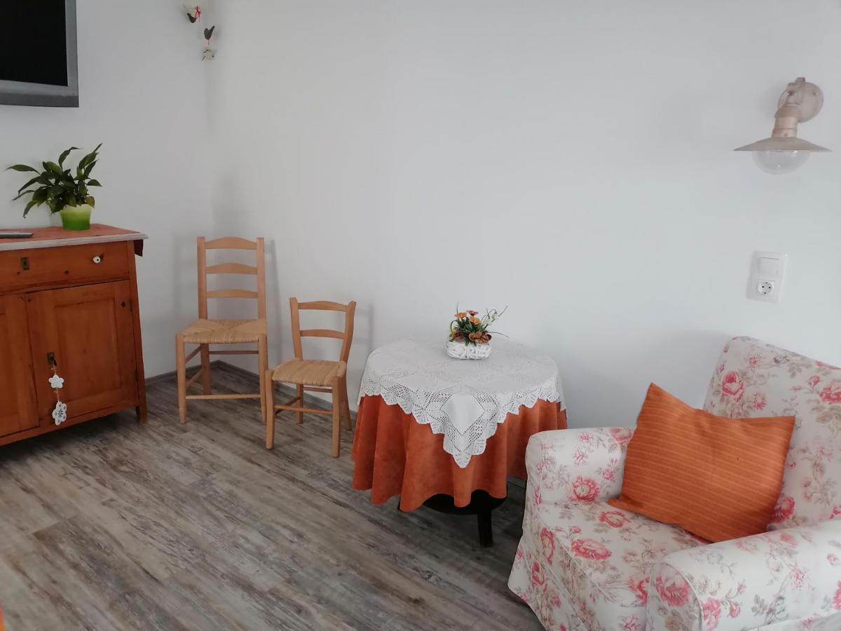 Mives Vendeghaz Hotell Pogány Eksteriør bilde