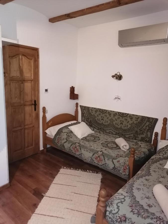 Mives Vendeghaz Hotell Pogány Eksteriør bilde